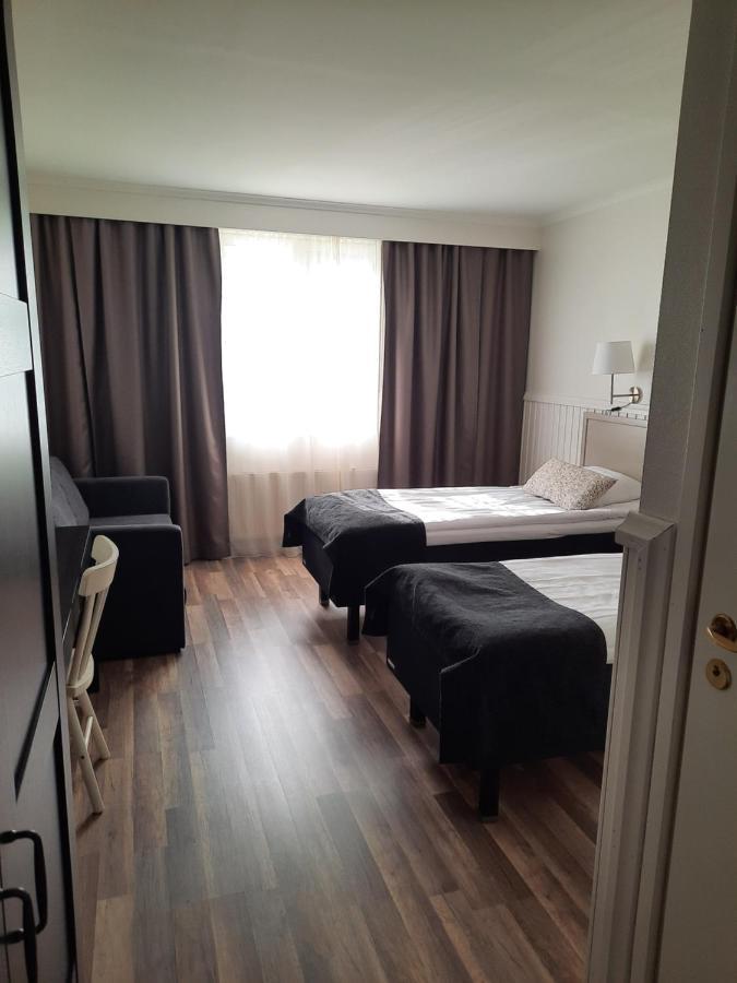 Juthbacka Hotell Uusikaarlepyy Ngoại thất bức ảnh